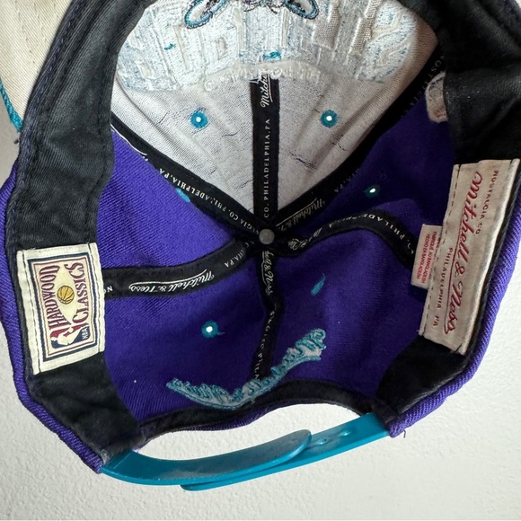 Nostalgia Mitchell Ness Vintage Charlottle Hornets Hat OSFM